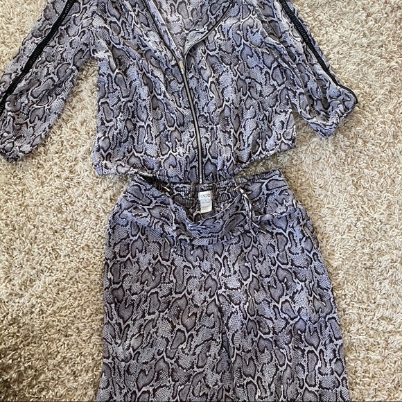 Snake print matching set from cache - Picture 5 of 5